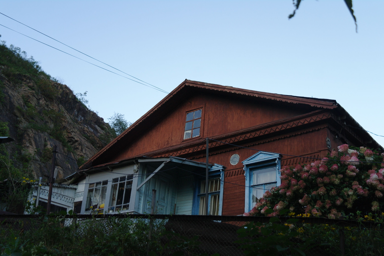 Пушкинская улица 105)